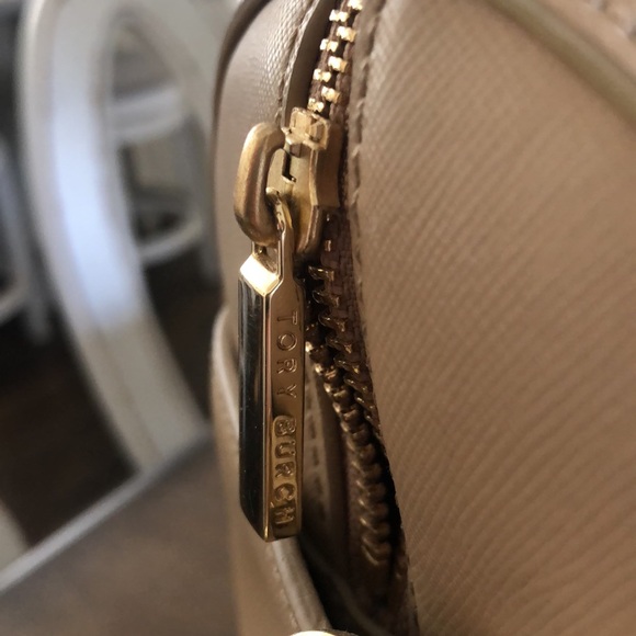 Barely used Tory Burch Robinson satchel bag - Picture 10 of 14